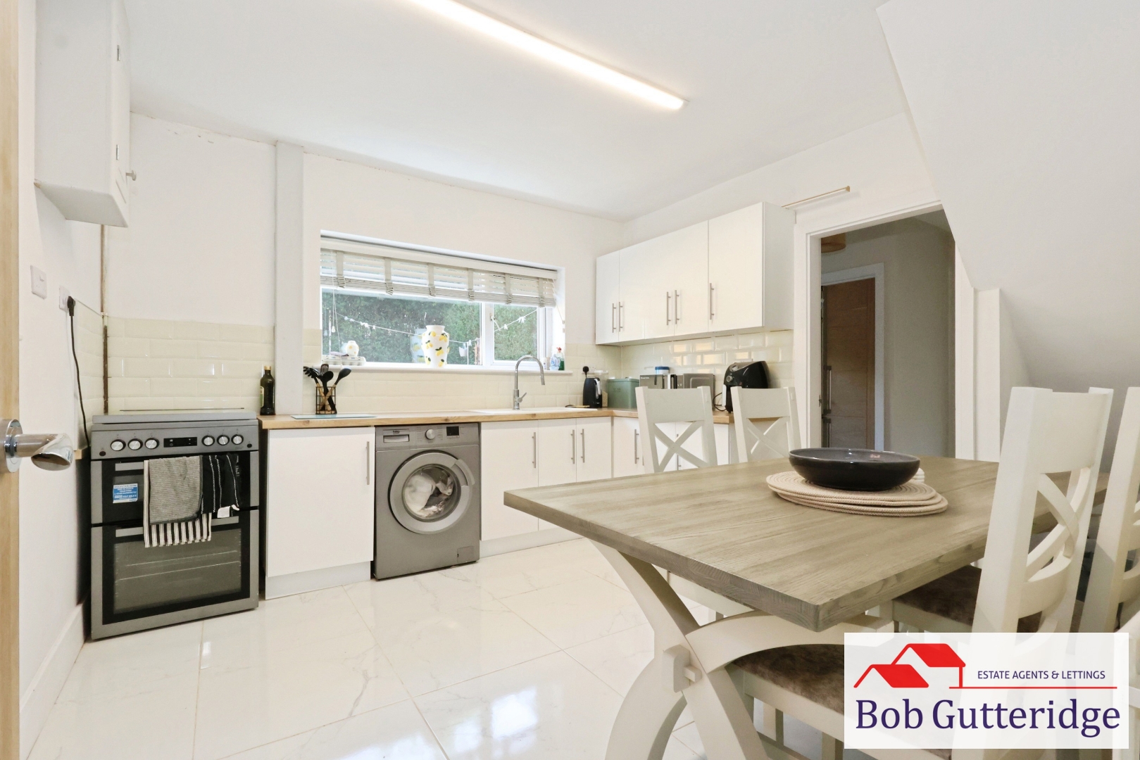 FITTED KITCHEN / DINING ROOM